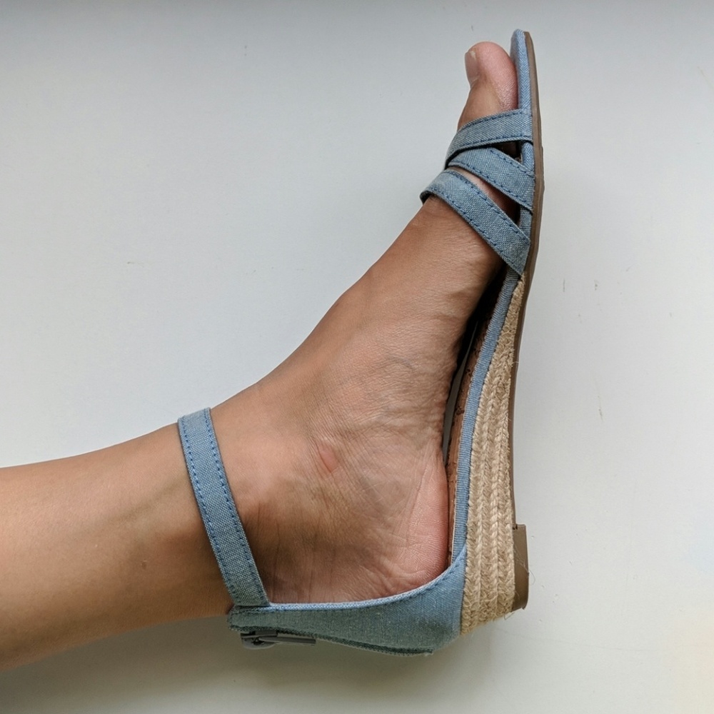 Strappy, demin sandals
